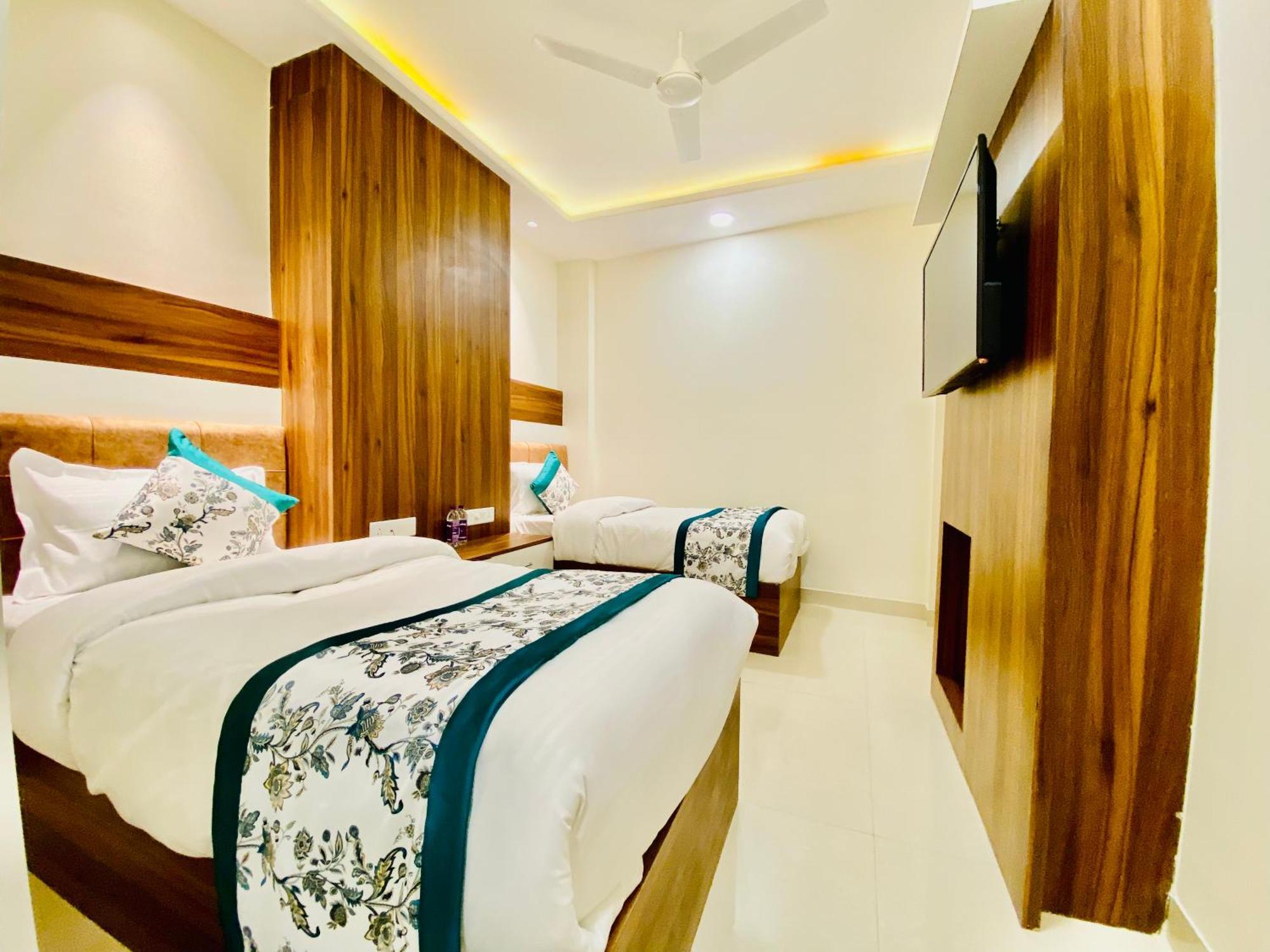 Hotel White House 350 Mtr From Golden Temple Amritsar Exterior photo