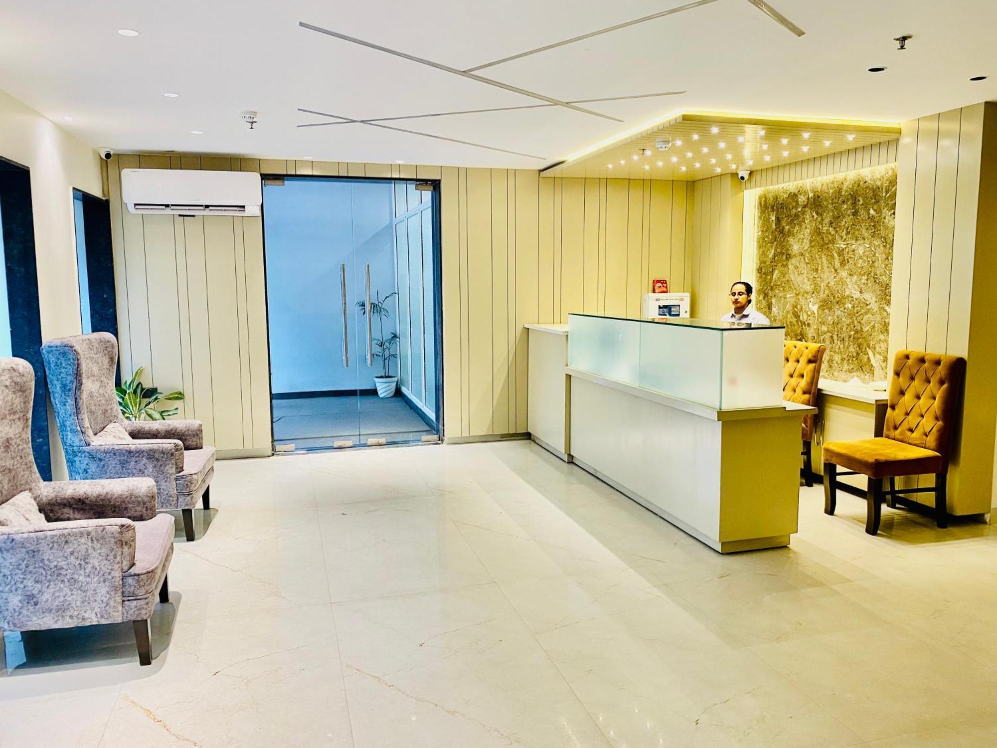 Hotel White House 350 Mtr From Golden Temple Amritsar Exterior photo